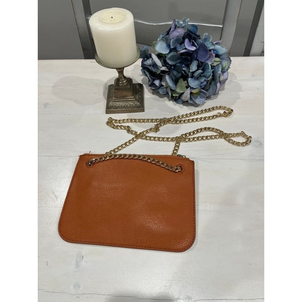 Like new! Brown Vegan leather thin‎ cross body gold chain Bag